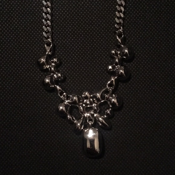 Beautiful ✨ Authentic GIVENCHY Necklace. - Picture 7 of 7